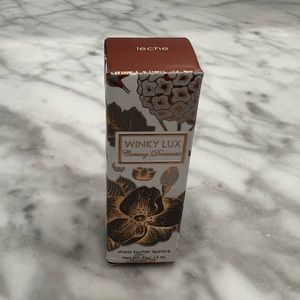 Winky Lux Shea Butter Lipstick (Leche)